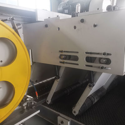 0.37kw подъемный двигатель горизонтальная деревянная ленточная пила с двумя лезвиями и конвейером