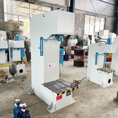 Домой Приложения Y41-30T CNC-прецизия Малый вертикальный гидравлический пресс с мощностью 4 кВт