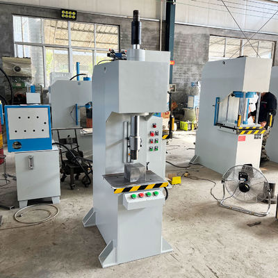 Домой Приложения Y41-30T CNC-прецизия Малый вертикальный гидравлический пресс с мощностью 4 кВт