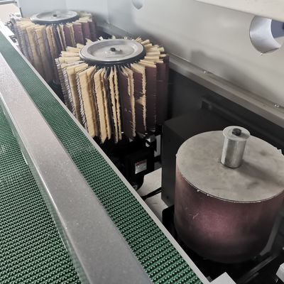 Вертикальная автоматическая шлифовальная машина для деревообработки с массой и конструкцией 240 кг