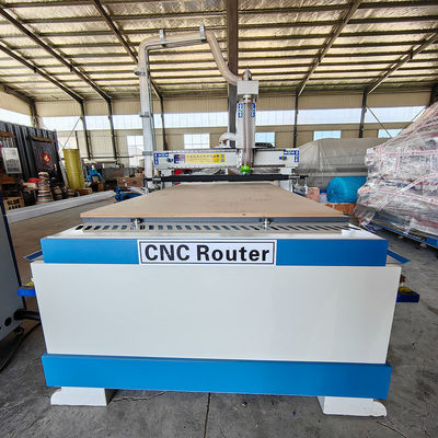 Деревообрабатывающий ATC Cnc маршрутизатор с системой управления Weihong и размером рабочего стола 1300 × 2500