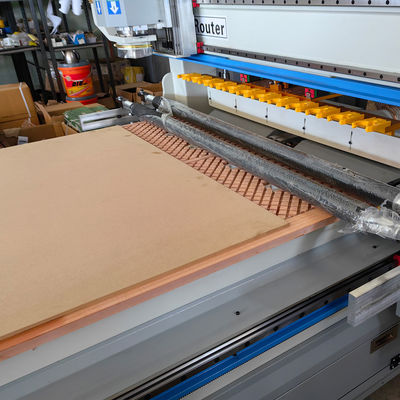 Высокоскоростной 6 шпинделей CNC деревообрабатывающий маршрутизатор для 3D резьбы и гравировки деревообработки