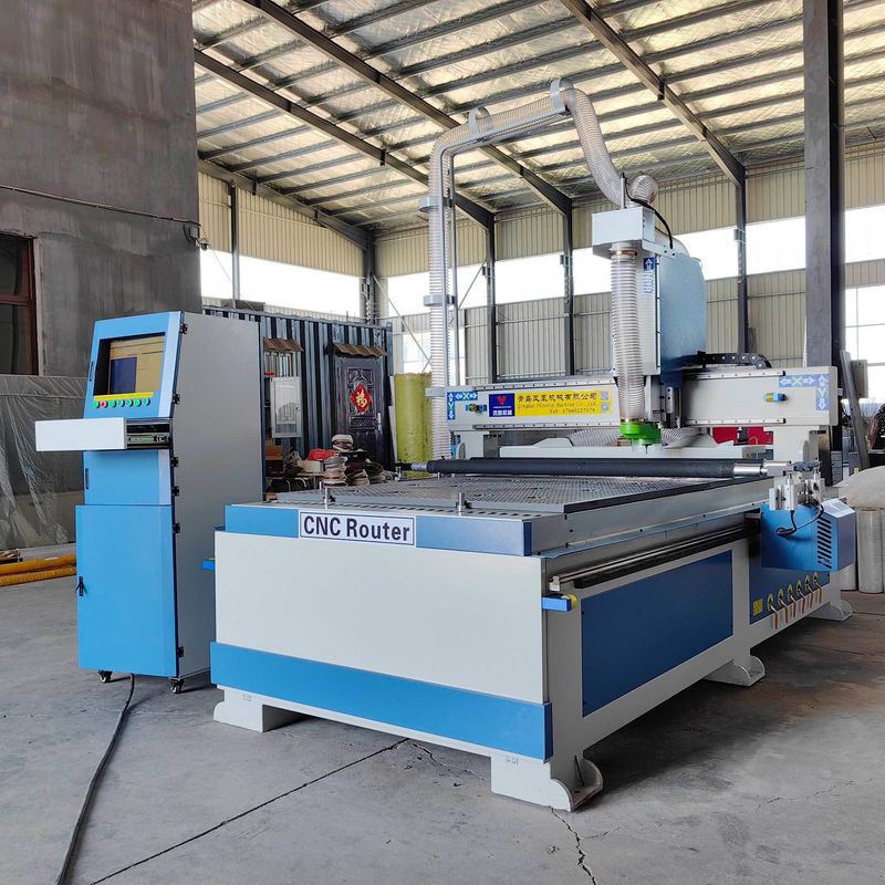 Деревообрабатывающий ATC Cnc маршрутизатор с системой управления Weihong и размером рабочего стола 1300 × 2500